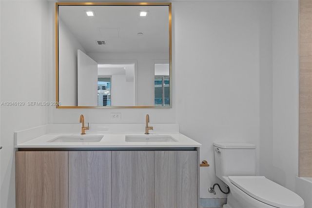 77 SE 5th Street 1905, Miami, FL 33131