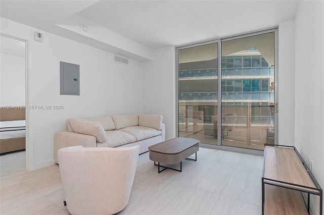 77 SE 5th Street 1905, Miami, FL 33131