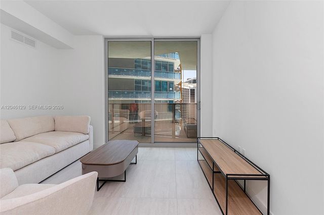 77 SE 5th Street 1905, Miami, FL 33131