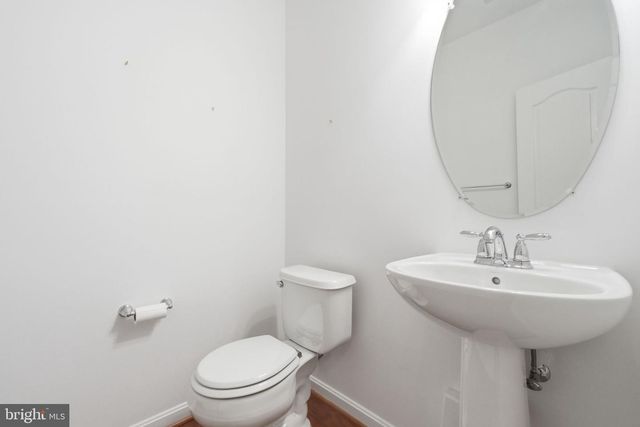 627 AVA CIR NE, Washington, DC 20017