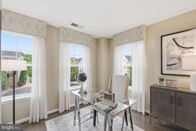 627 AVA CIR NE, Washington, DC 20017