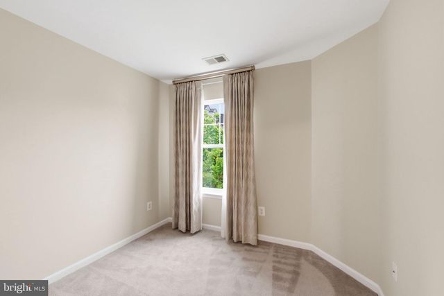 627 AVA CIR NE, Washington, DC 20017