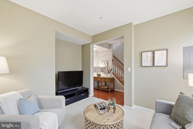 627 AVA CIR NE, Washington, DC 20017