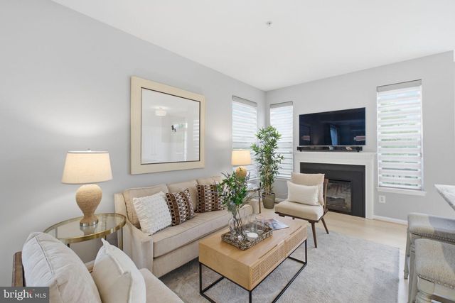 627 AVA CIR NE, Washington, DC 20017