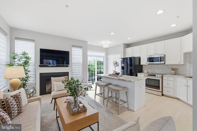 627 AVA CIR NE, Washington, DC 20017