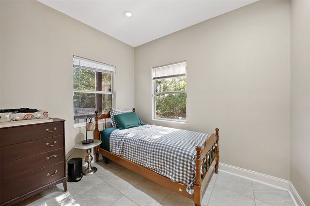 629 El Paso, Bullard, TX 75757
