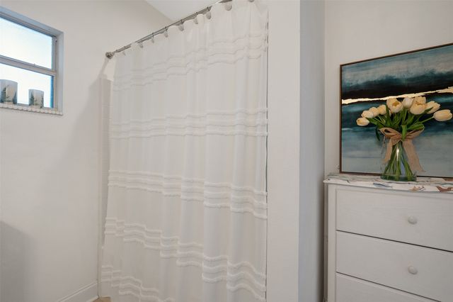 629 El Paso, Bullard, TX 75757