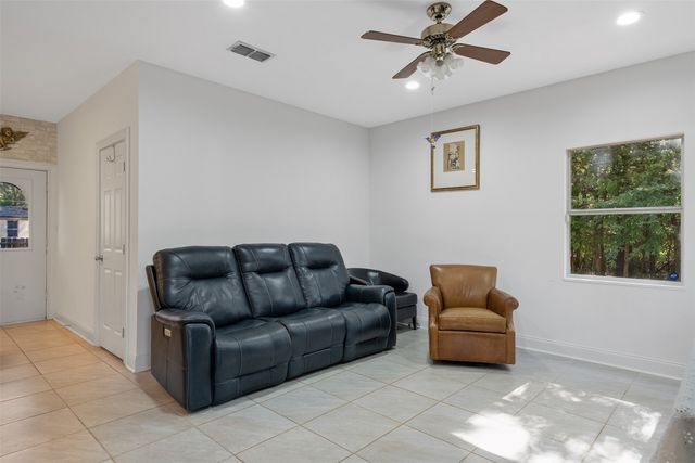 629 El Paso, Bullard, TX 75757