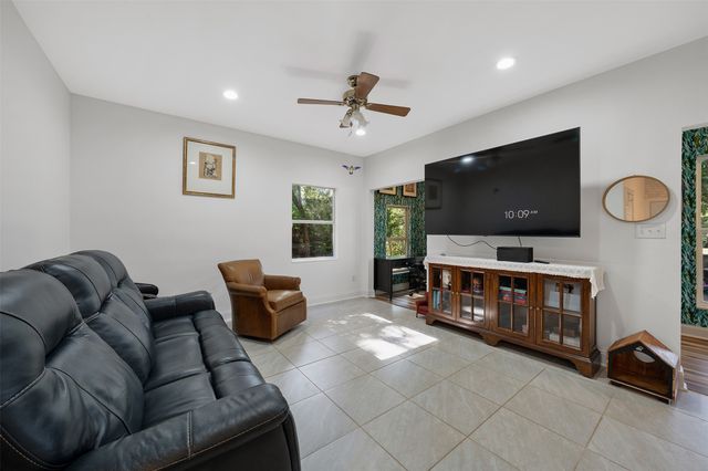 629 El Paso, Bullard, TX 75757