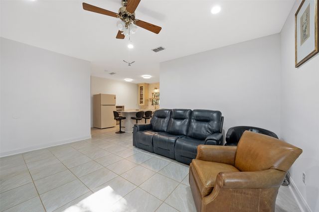 629 El Paso, Bullard, TX 75757