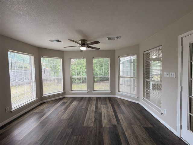 2131 Post Wood Lane, Arlington, TX 76018