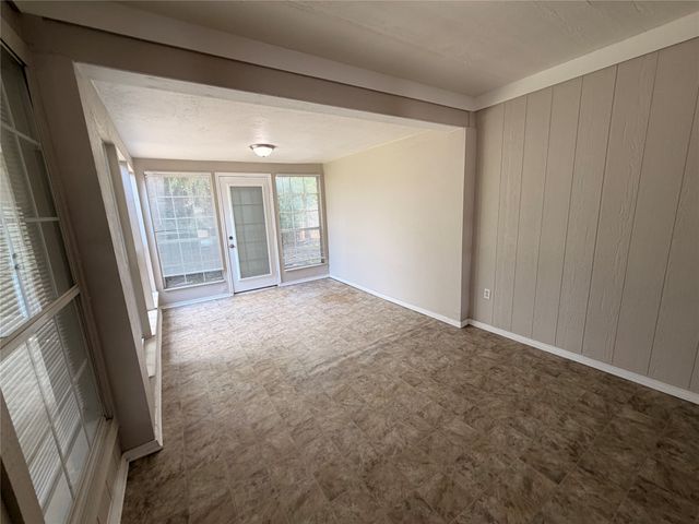 2131 Post Wood Lane, Arlington, TX 76018