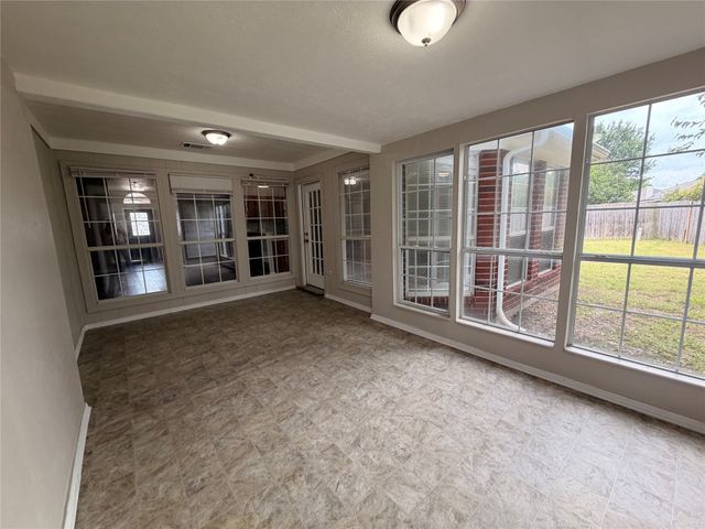 2131 Post Wood Lane, Arlington, TX 76018