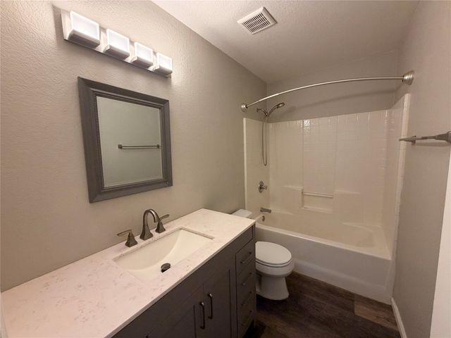 2131 Post Wood Lane, Arlington, TX 76018