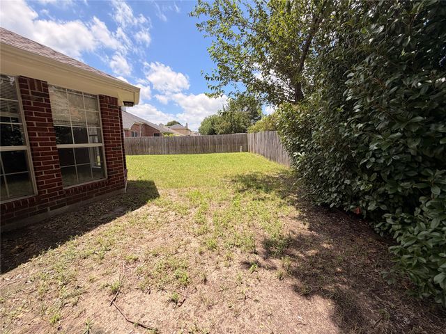 2131 Post Wood Lane, Arlington, TX 76018