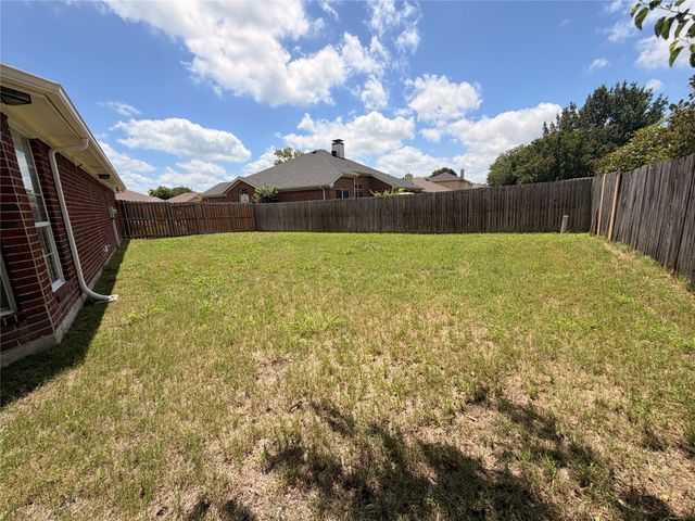 2131 Post Wood Lane, Arlington, TX 76018