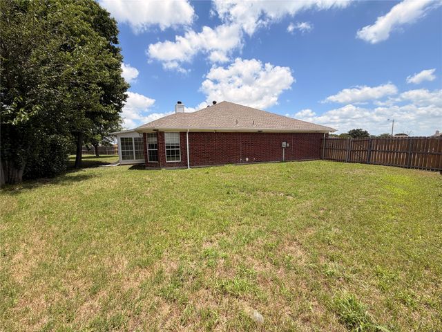 2131 Post Wood Lane, Arlington, TX 76018