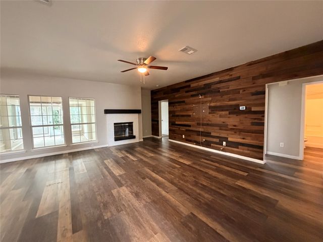 2131 Post Wood Lane, Arlington, TX 76018