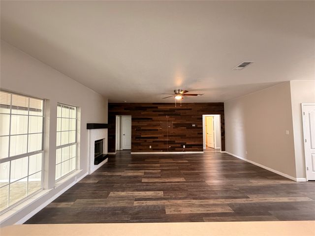 2131 Post Wood Lane, Arlington, TX 76018
