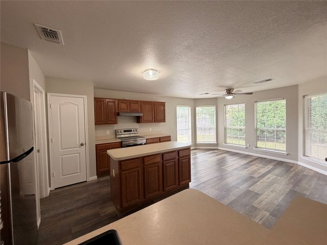 2131 Post Wood Lane, Arlington, TX 76018
