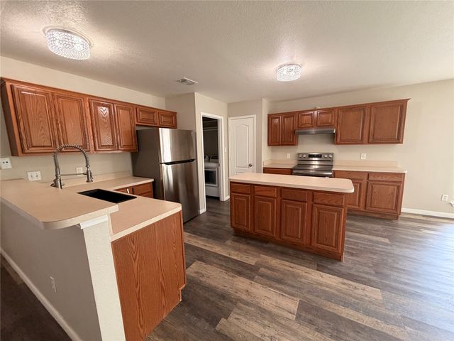 2131 Post Wood Lane, Arlington, TX 76018