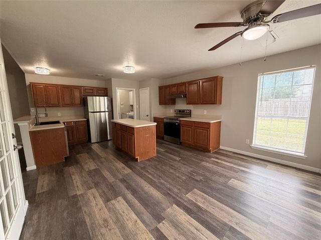 2131 Post Wood Lane, Arlington, TX 76018