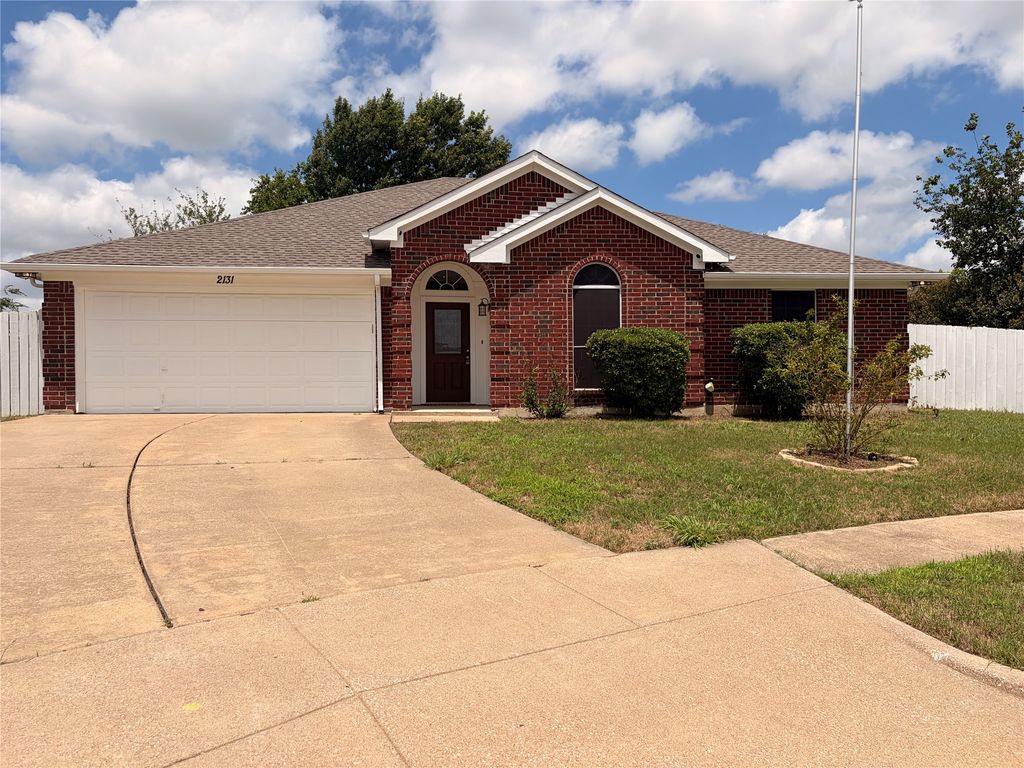 2131 Post Wood Lane, Arlington, TX 76018