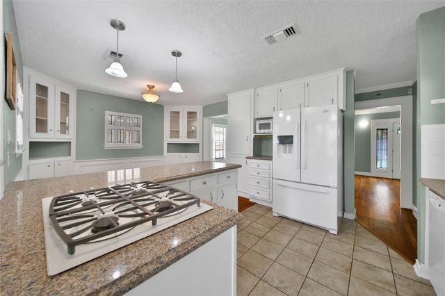 1583 Sue Barnett Drive, Houston, TX 77018
