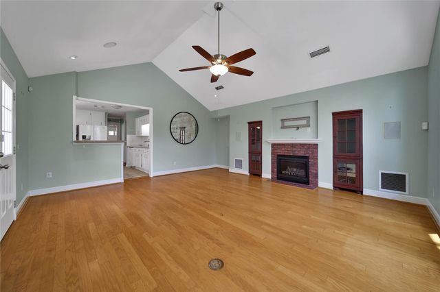 1583 Sue Barnett Drive, Houston, TX 77018