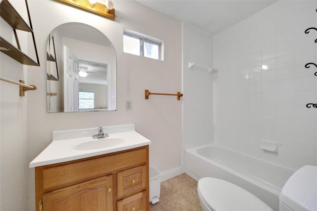 1583 Sue Barnett Drive, Houston, TX 77018