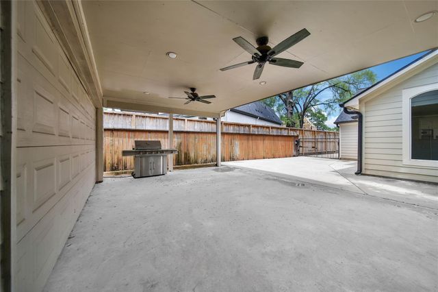 1583 Sue Barnett Drive, Houston, TX 77018