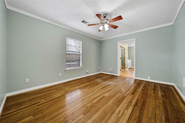 1583 Sue Barnett Drive, Houston, TX 77018