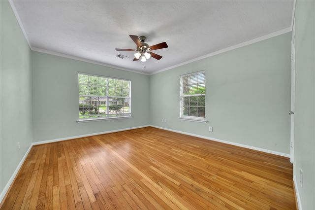 1583 Sue Barnett Drive, Houston, TX 77018