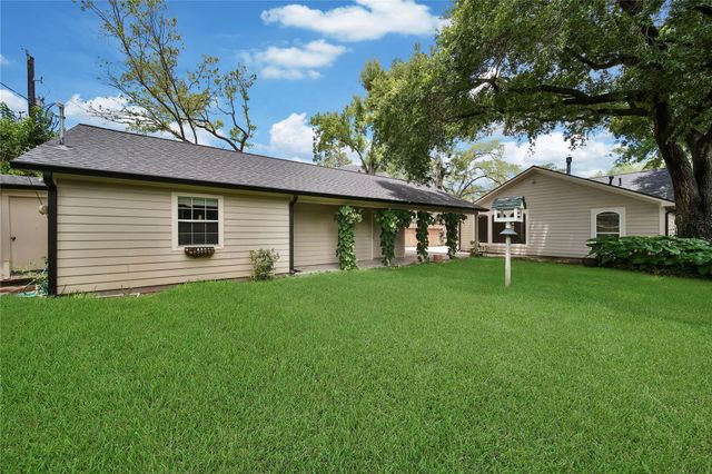 1583 Sue Barnett Drive, Houston, TX 77018