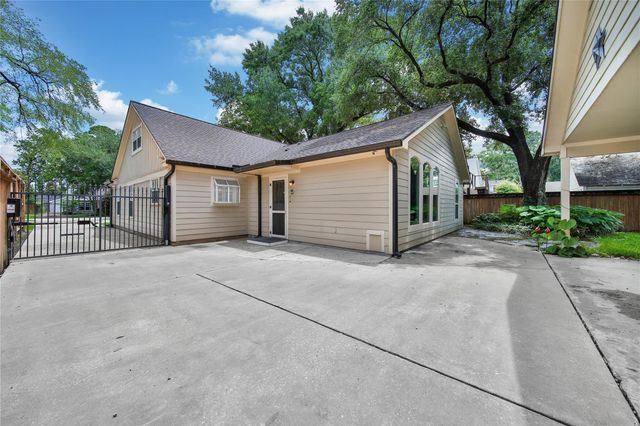 1583 Sue Barnett Drive, Houston, TX 77018