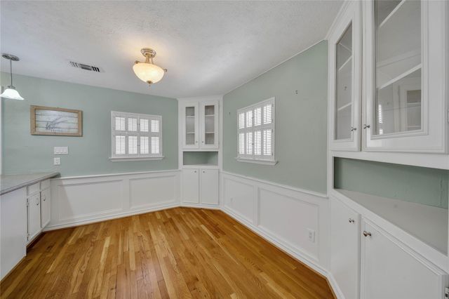 1583 Sue Barnett Drive, Houston, TX 77018