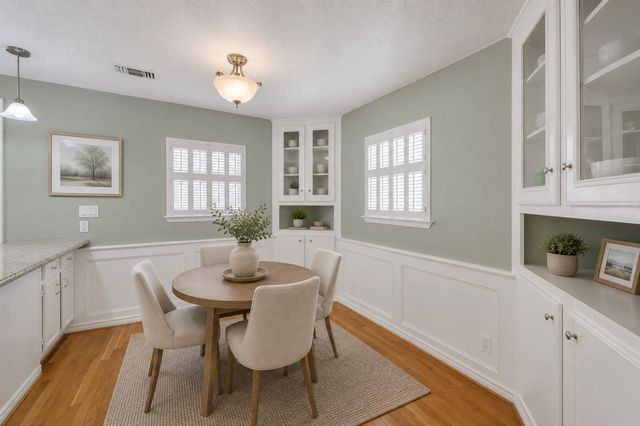 1583 Sue Barnett Drive, Houston, TX 77018