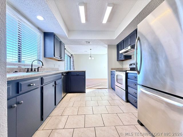 8007 S 88th East Avenue, Tulsa, OK 74113