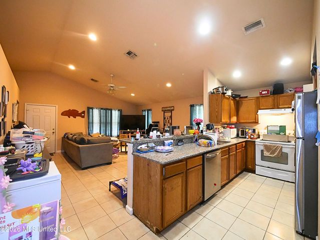6222 W Lamar Street, Bay Saint Louis, MS 39520