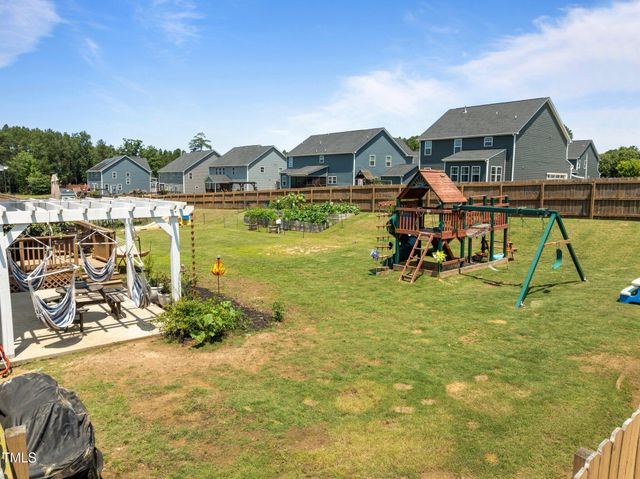 204 Ashland Hill Drive, Holly Springs, NC 27540