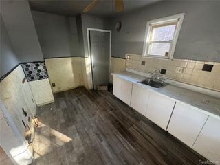 7666 Penrod Street, Detroit, MI 48228