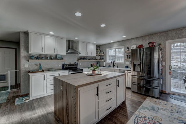 13451 ROCKWOOD RD, Rapid City, SD 57702