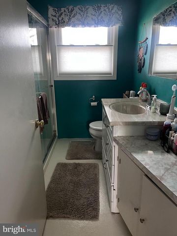 3872 OAKLEIGH DR, York, PA 17402