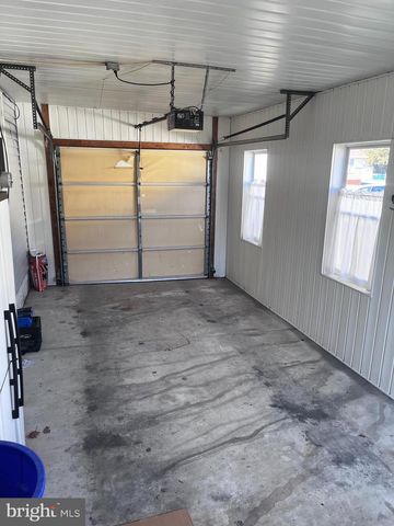 3872 OAKLEIGH DR, York, PA 17402