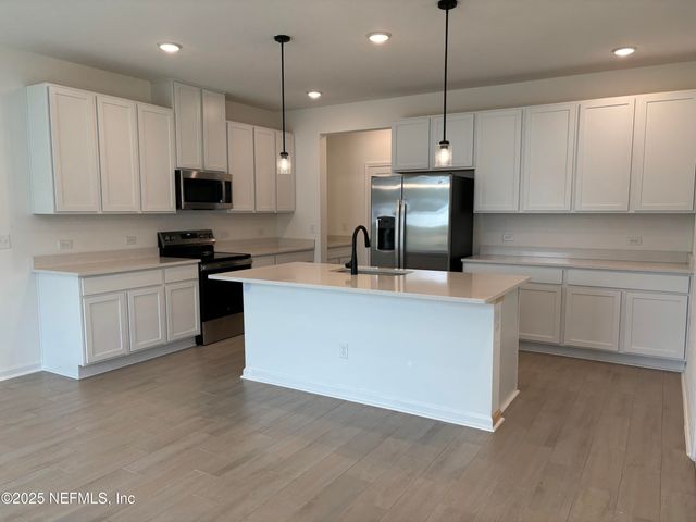 6990 MIRAGE Street, Jacksonville, FL 32244