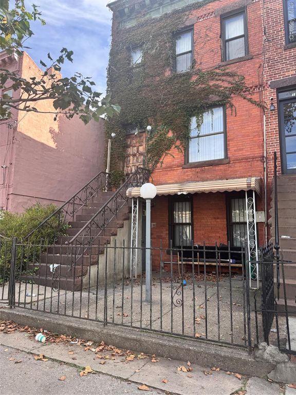 131 Milford Street, Brooklyn, NY 11208