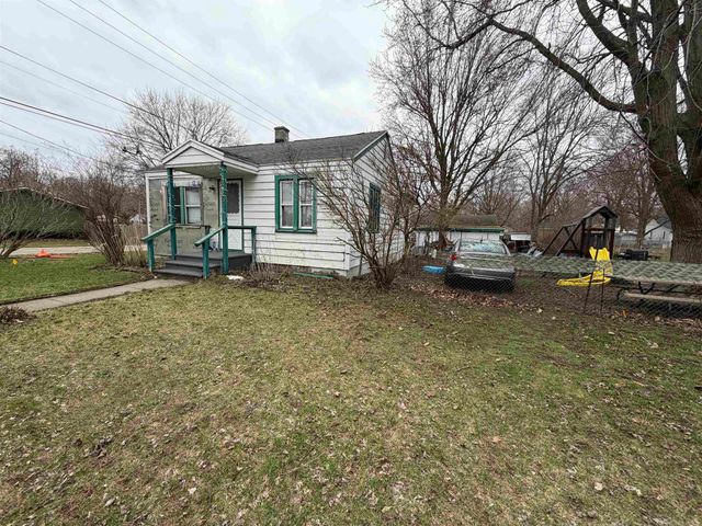 215 Elmwood Street, Hartford, MI 49057