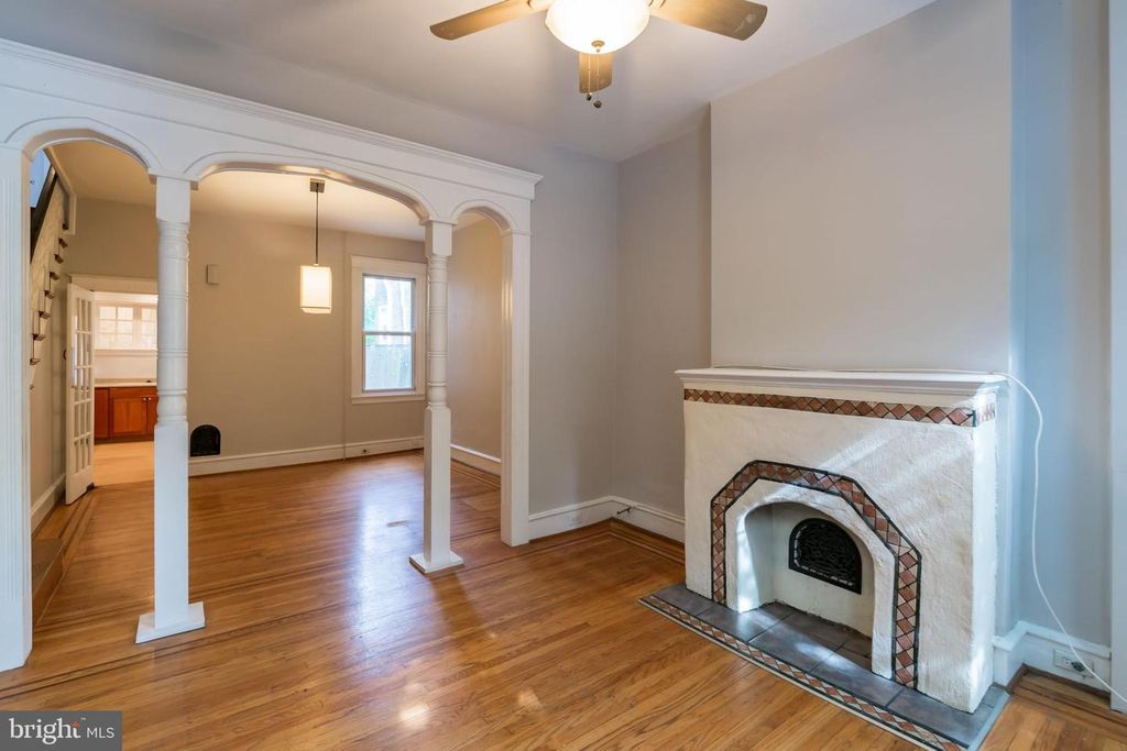 1221 Marlborough St Frnt, Philadelphia, PA 19125