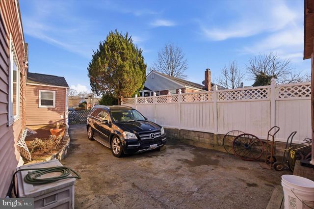 13006 PARKLAND DR, Rockville, MD 20853