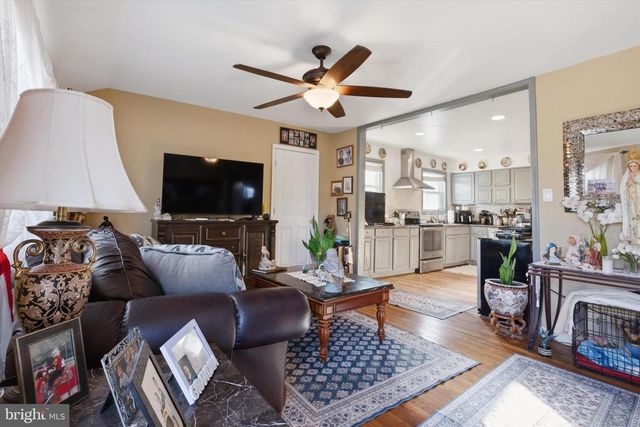 13006 PARKLAND DR, Rockville, MD 20853